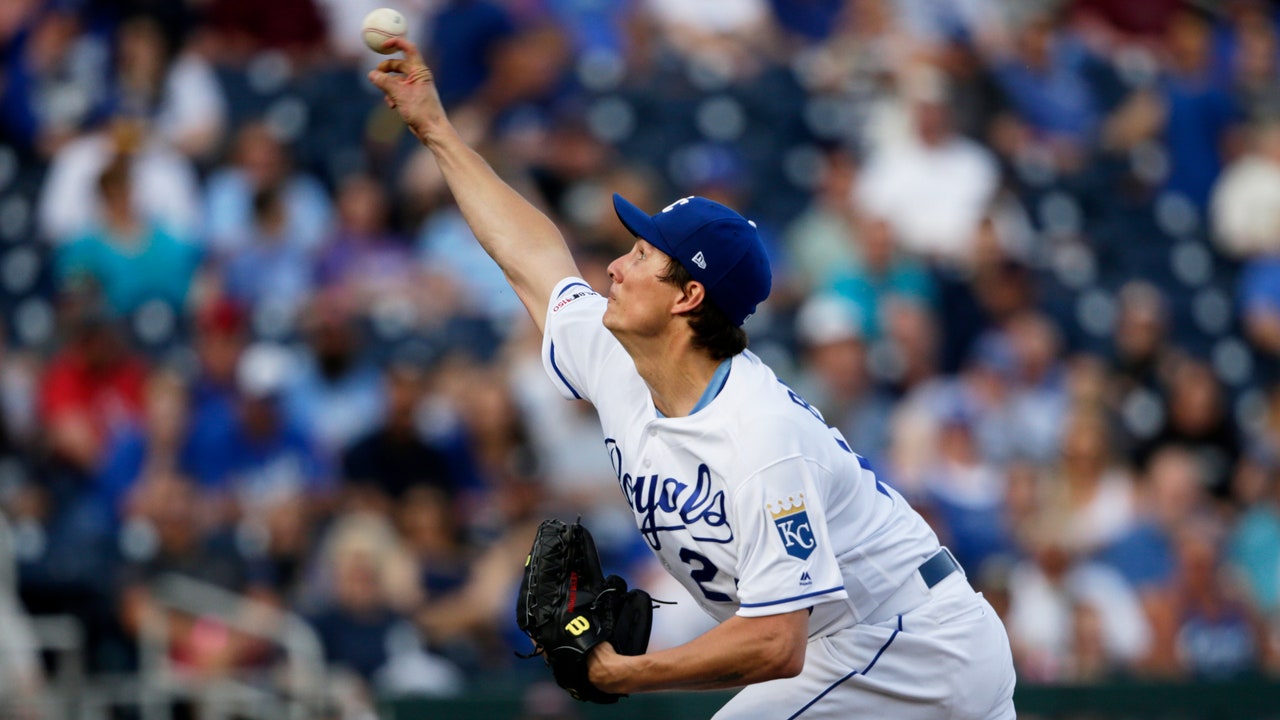 Lopez HR helps KC beat Tigers 7-3 in 1st MLB game in Omaha